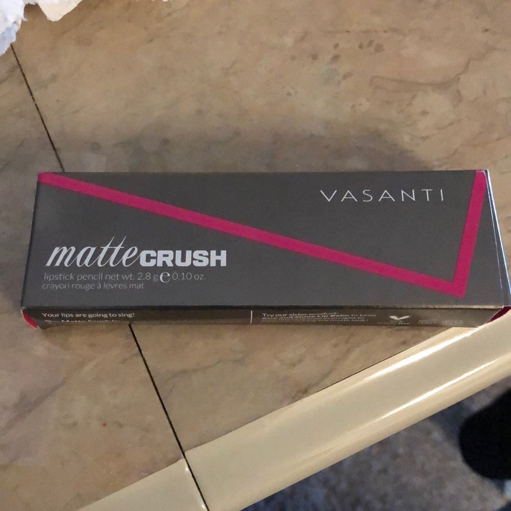 Vasanti Matte Crush Lipstick Pencil